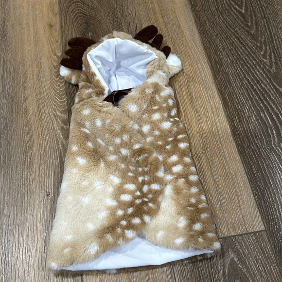 Reindeer cape - Picture 4 of 5